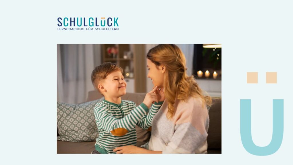 Madre y niño sentados juntos en el sofá, mirándose con confianza y conexión emocional